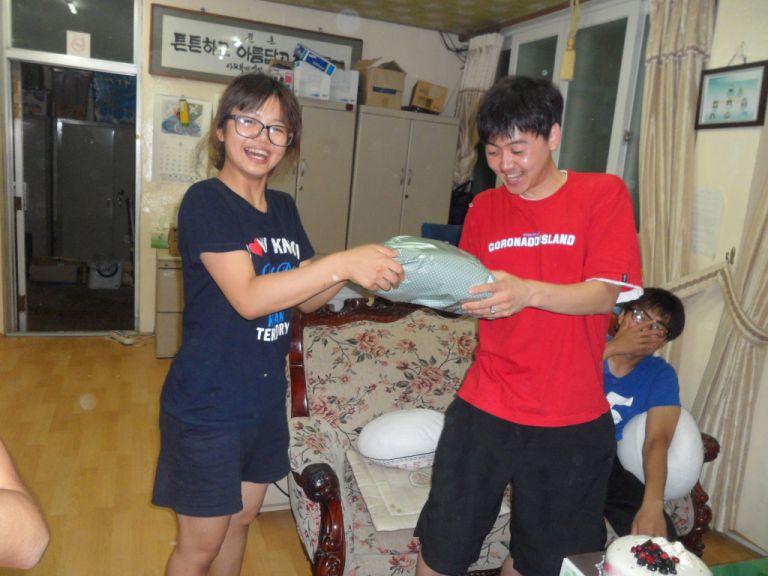 유영철팀장님의 생일파티를 하였습니다~