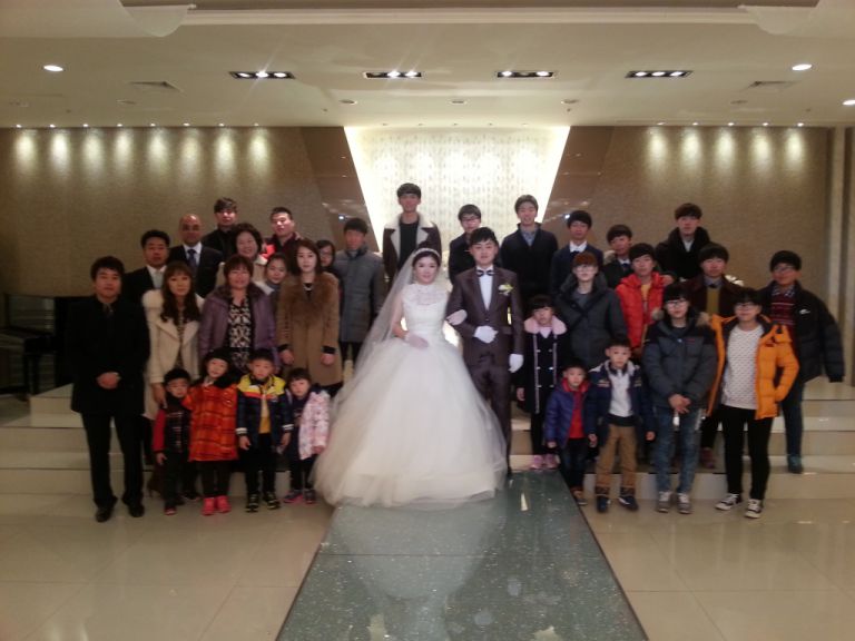 유영철 팀장님의 결혼식이 있었습니다.