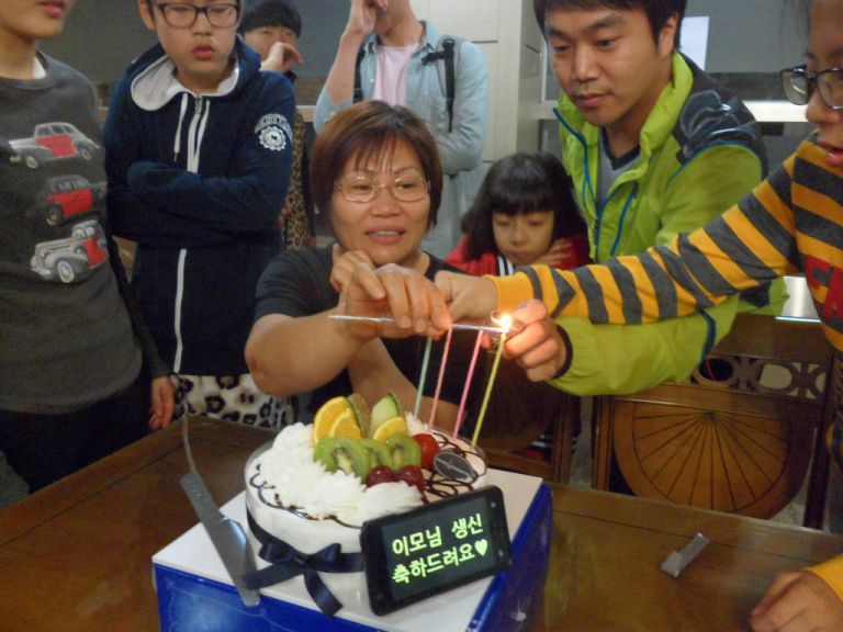 황원순 조리원 이모님의 생일파티가 있었습니다.(10월 20일)